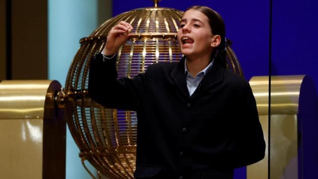 Una niña de San Ildefonso en la Lotería de Navidad