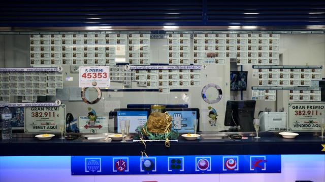 5º premio en centro comercial las Arenas Lotería de Navidad 2023