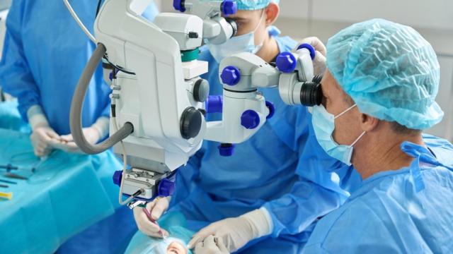 Una cirugía de cataratas