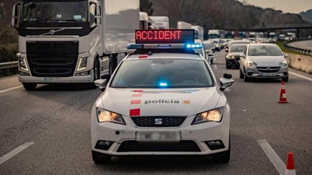 Imagen de archivo de un corte de carretera por accidente en Cataluña