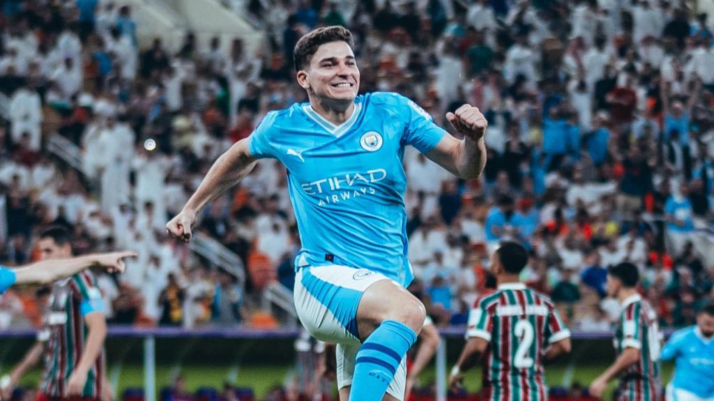 Julián Álvarez, autor de dos gols a la final del Mundial de Clubs