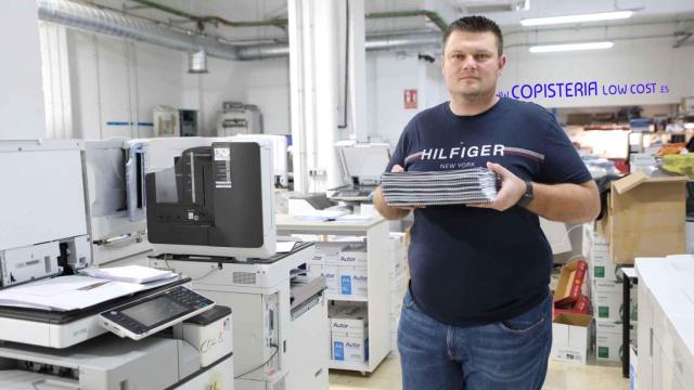 El dueño de la copistería acosada por hablar en castellano, Bogdan Brie