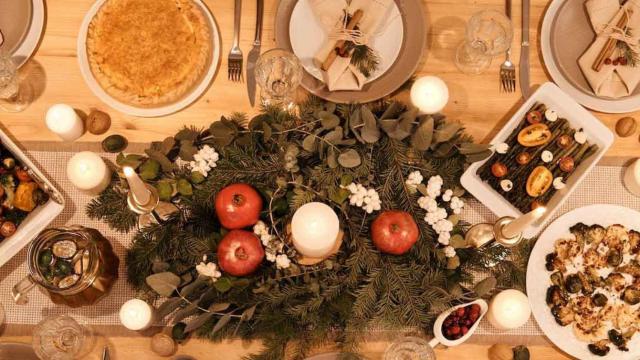 Imagen de archivo de una mesa navideña