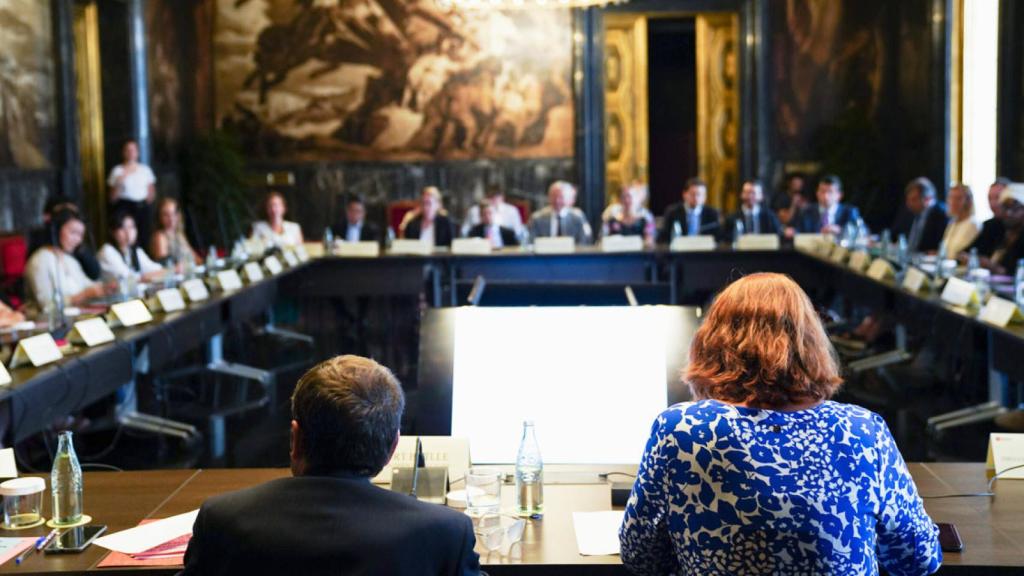 Una reunió del cos consular a l’Ajuntament de Barcelona