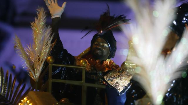 Rey Baltasar en una cabalgata de Reyes