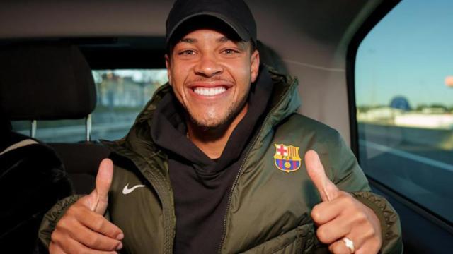 Primera imagen de Vitor Roque tras aterrizar en Barcelona