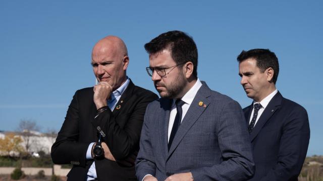 El 'conseller' David Mascort, el 'president' Pere Aragonès y el director de la Agencia Catalana del Agua, Samuel Reyes