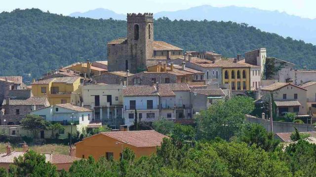Darnius cuenta con una iglesia románica del siglo XII