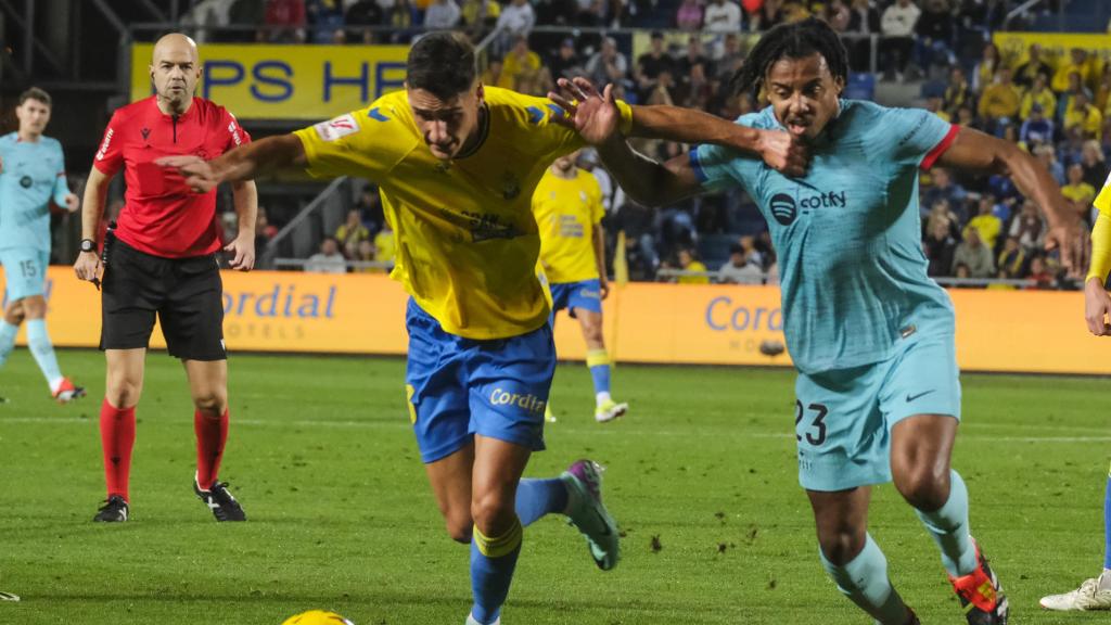 Perrone frena a Koundé