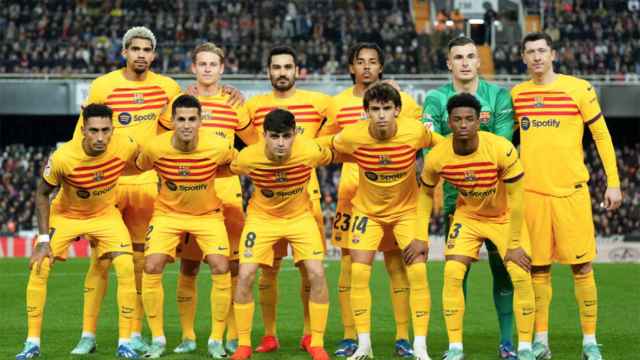 Iñaki Peña, en el once del FC Barcelona antes de un partido