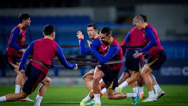 Los jugadores del Barça entrenan en Arabia Saudí antes de la Supercopa