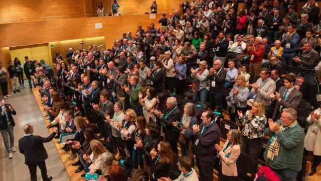 Aplausos a Jordi Turull, secretario general de Junts, durante el Consejo Nacional celebrado en El Morell, Tarragona