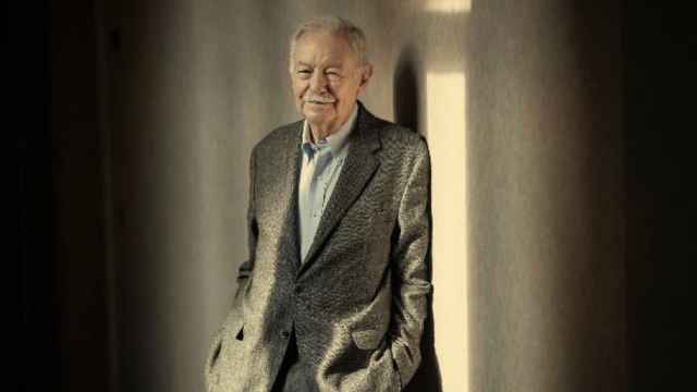 El escritor Eduardo Mendoza