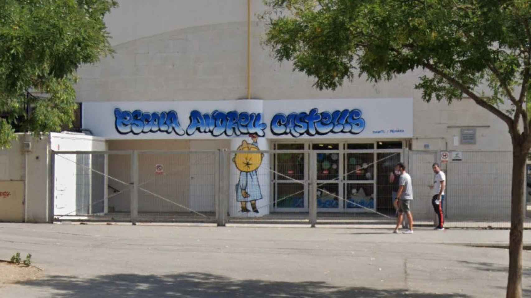 La Generalitat asume la dirección de una escuela de Sabadell entre bajas en bloque y quejas de familias