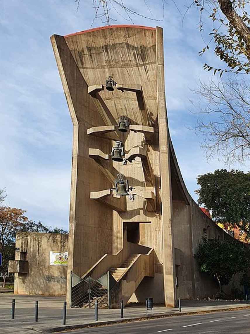 Campanario de la iglesia de Santa María de Sales