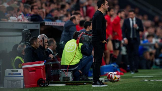 Xavi Hernández dirige al primer equipo del Barça en San Mamés