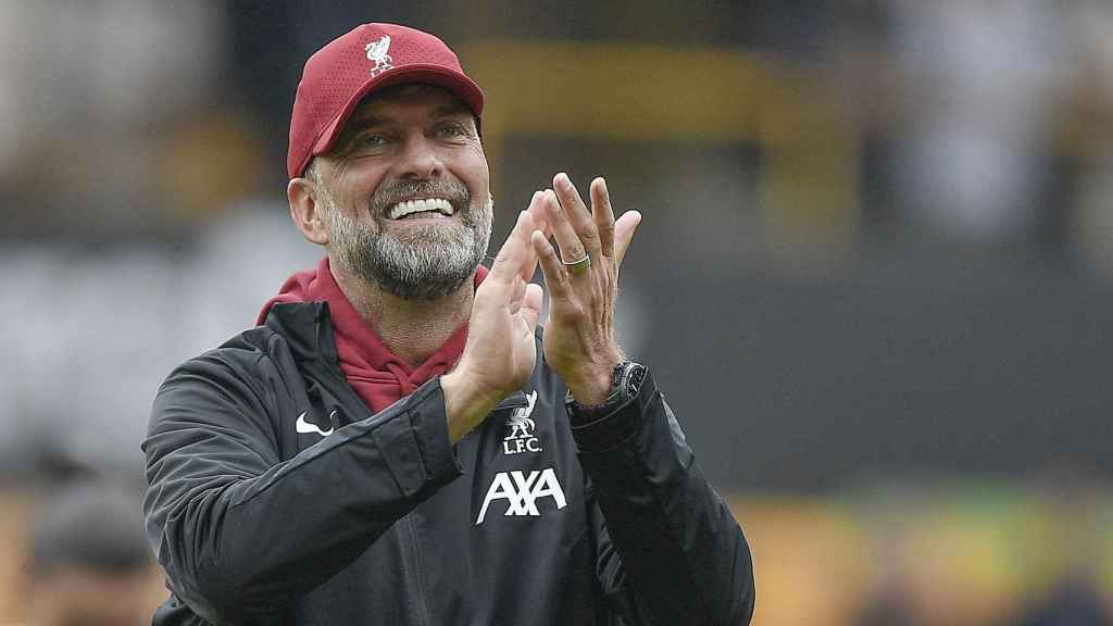 Jurgen Klopp somriu pel suport de l'afició del Liverpool