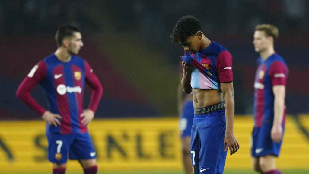 Lamine Yamal, lamentándose por la derrota frente al Villarreal