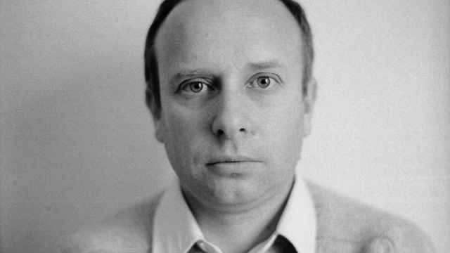 Primer plano del cineasta y dibujante Manolo Summers.