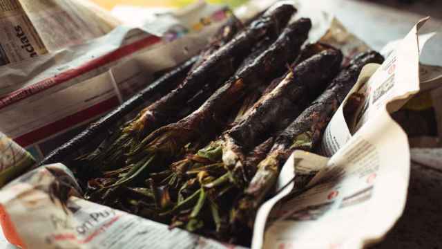 Este restaurante de Valls es el mejor de Tarragona para comer calçots: menú y salsa abundantes
