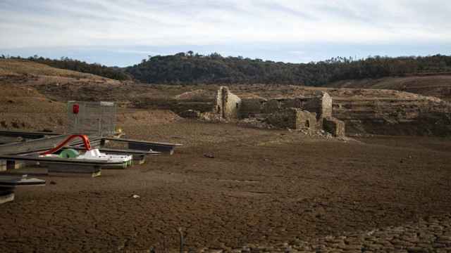 Vista del pantano de Sau, a 22 de enero de 2024, en plena sequía