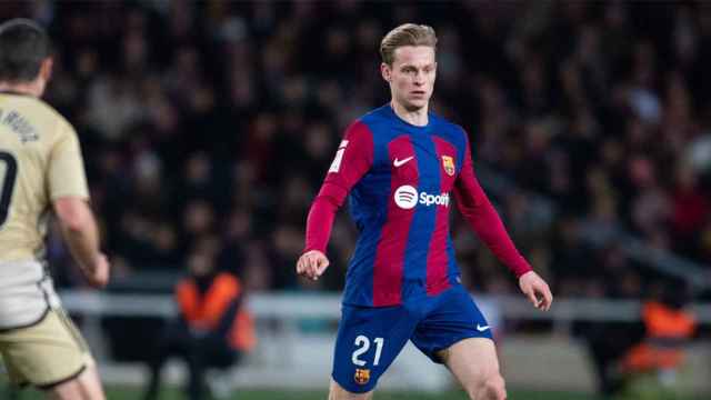 Frenkie de Jong, en una acción del Barça-Granada de la Liga 2023-24
