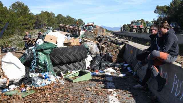 Una barricada en la AP-7 durante las manifestaciones de los agricultores