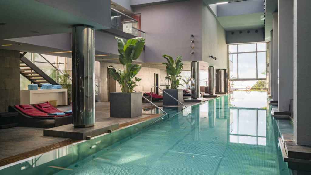 Piscina interior del hotel La Florida