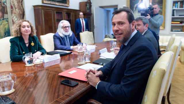 El ministro de Transportes y Movilidad Sostenible, Óscar Puente, se reúne con la consellera de Territori de la Generalitat de Catalunya, Ester Capella