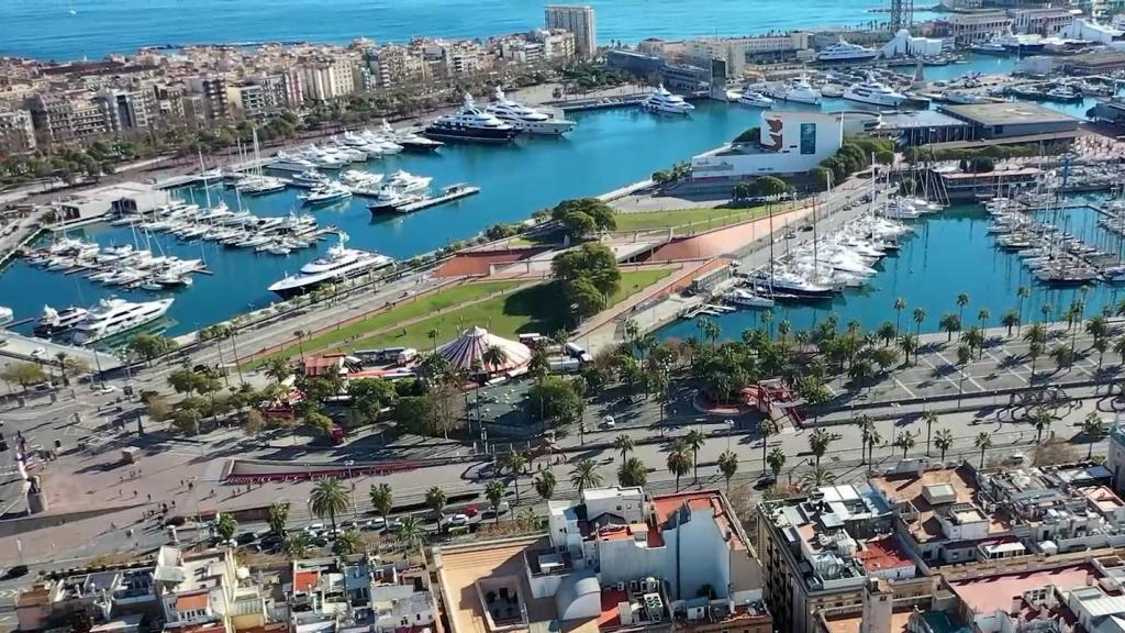 Vista aérea del Moll Drassanes y el Port Vell de Barcelona