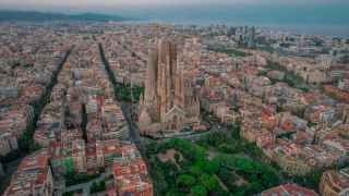 Imagen aérea de Barcelona y la Sagrada Familia