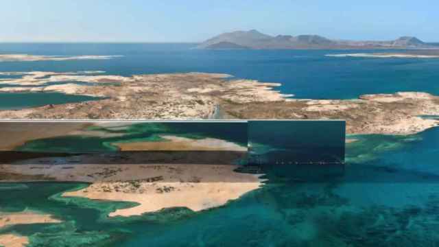 Vista aérea de un render del proyecto The Line en el desierto de Arabia Saudí