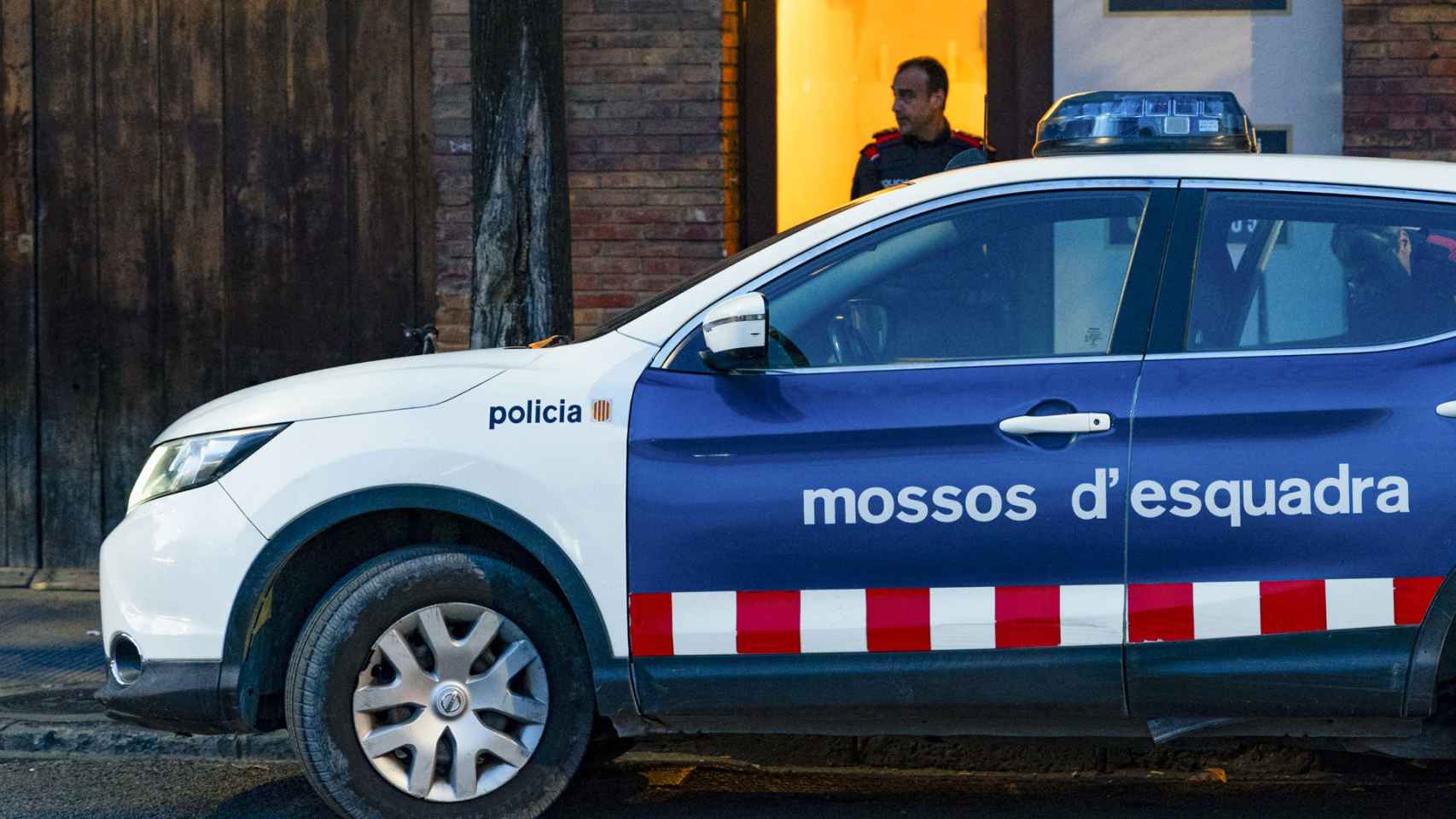 Un agente de Mossos d'Esquadra en Olot