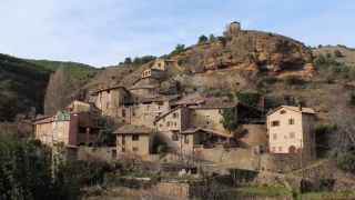 Así es el pueblo de Rivert, situado sobre rocas únicas