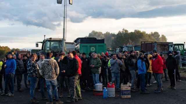 Agricultores concentrados en la AP-7