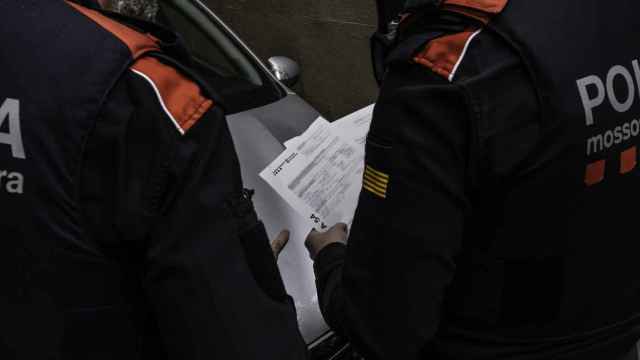 Agentes de los Mossos durante el dispositivo especial de seguridad del Mobile World Congress 2024