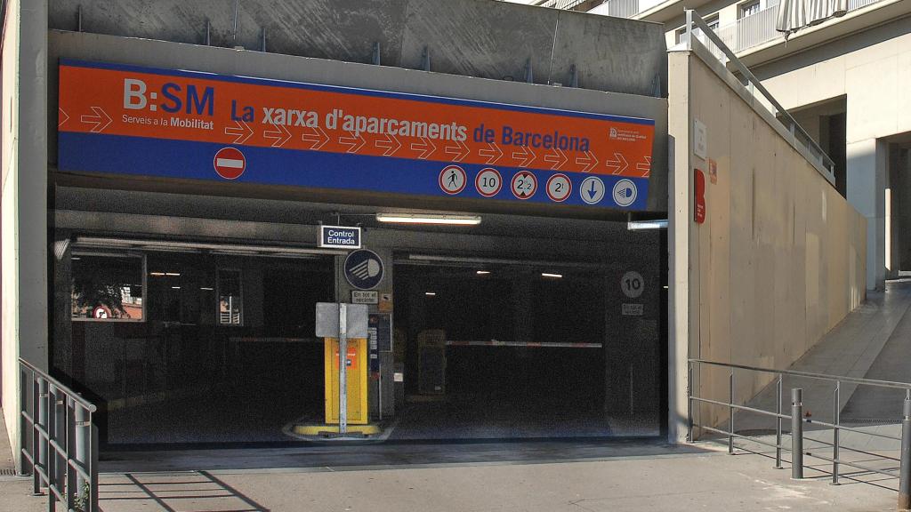 Accés a un aparcament municipal