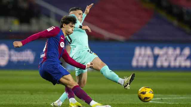 Joao Félix prueba un disparo contra el Mallorca