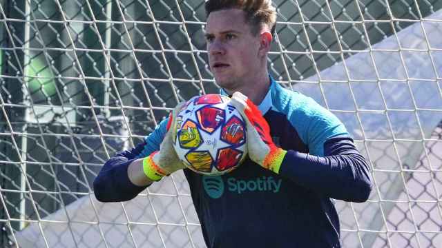 Ter Stegen en el entrenamiento previo a la vuelta de los octavos de final contra el Nápoles