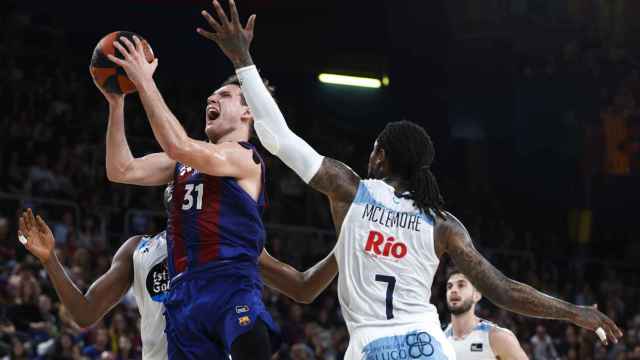 Jokubaitis, muy forzado, lanza a canasta ante Río Breogán