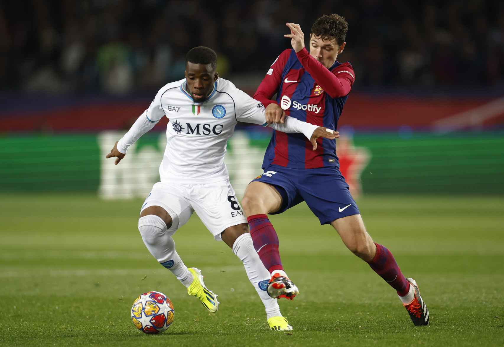 Andreas Christensen en el partido contra el Nápoles