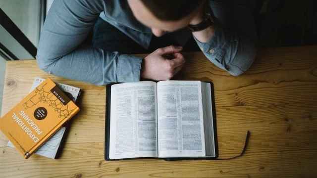 Un estudiante de inglés