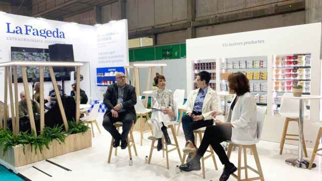 Francesc Galí, director Comercial y de Marketing de La Fageda; Eva Cuello, responsable del área de Calidad de Alimentación del Hospital Clínic; Carme Ruscalleda, chef; y Eva Torrents, directora de Relaciones Institucionales y de Comunicación de La Fageda
