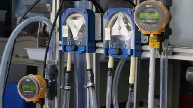 Equipos de los laboratorios de tratamiento de aguas del centro tecnológico Leitat en Terrassa