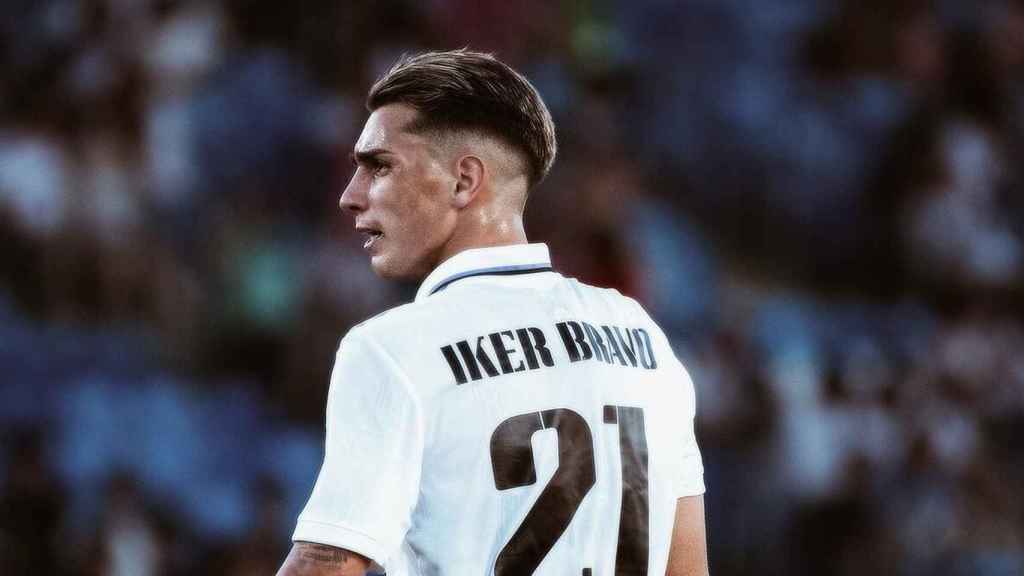 Iker Bravo, durant un partit amb el filial del Reial Madrid