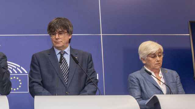 Carles Puigdemont y Clara Ponsatí, en una comparecencia en Bruselas