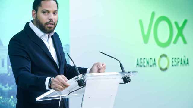 El vicepresidente de VOX, Ignacio Garriga, durante una rueda de prensa tras la reunión del Comité de Acción Política de VOX, en la sede nacional del partido, a 11 de marzo de 2024