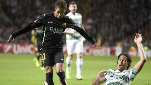 Neymar vistiendo la segunda equipación de la temporada 2013-14