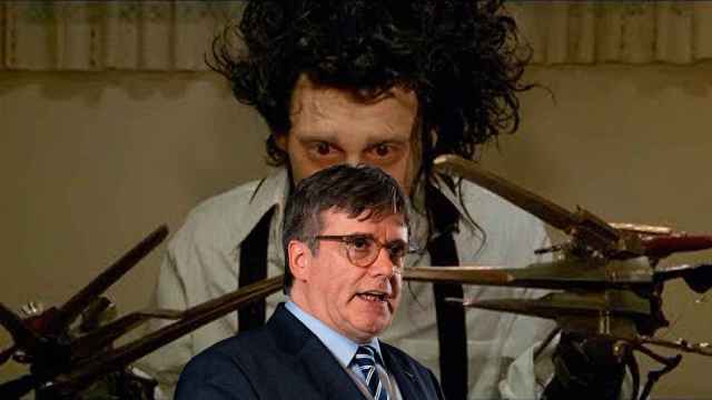 Creación propia con Carles Puigdemont y Eduardo Manostijeras