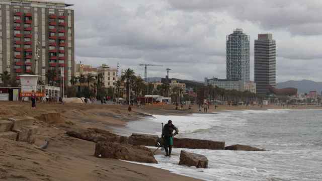 La playa de Sant Sebastià, en Barcelona, tras la borrasca Nelson
